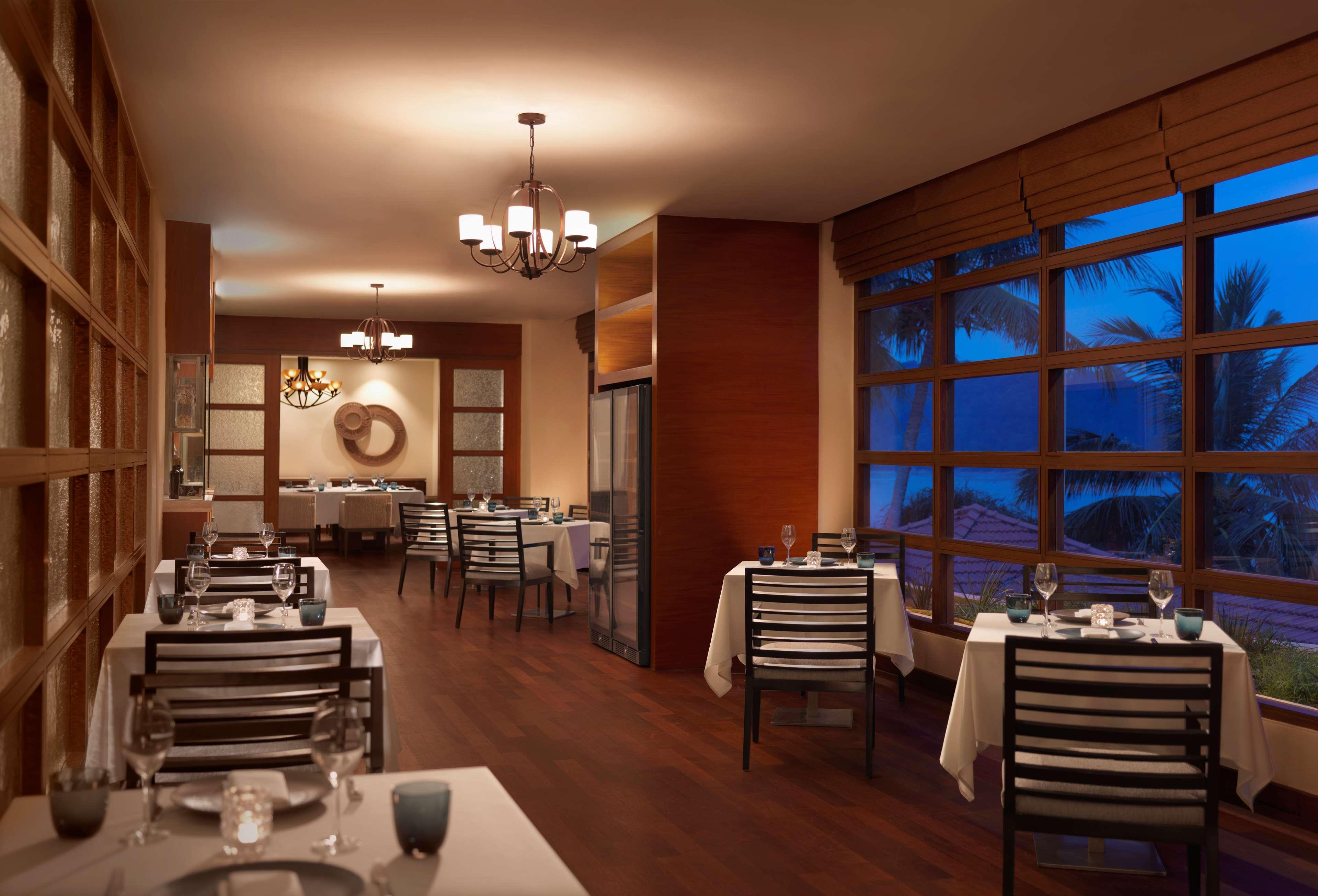 关丹凯悦酒店 外观 照片 Restaurant at the Taj Bengal