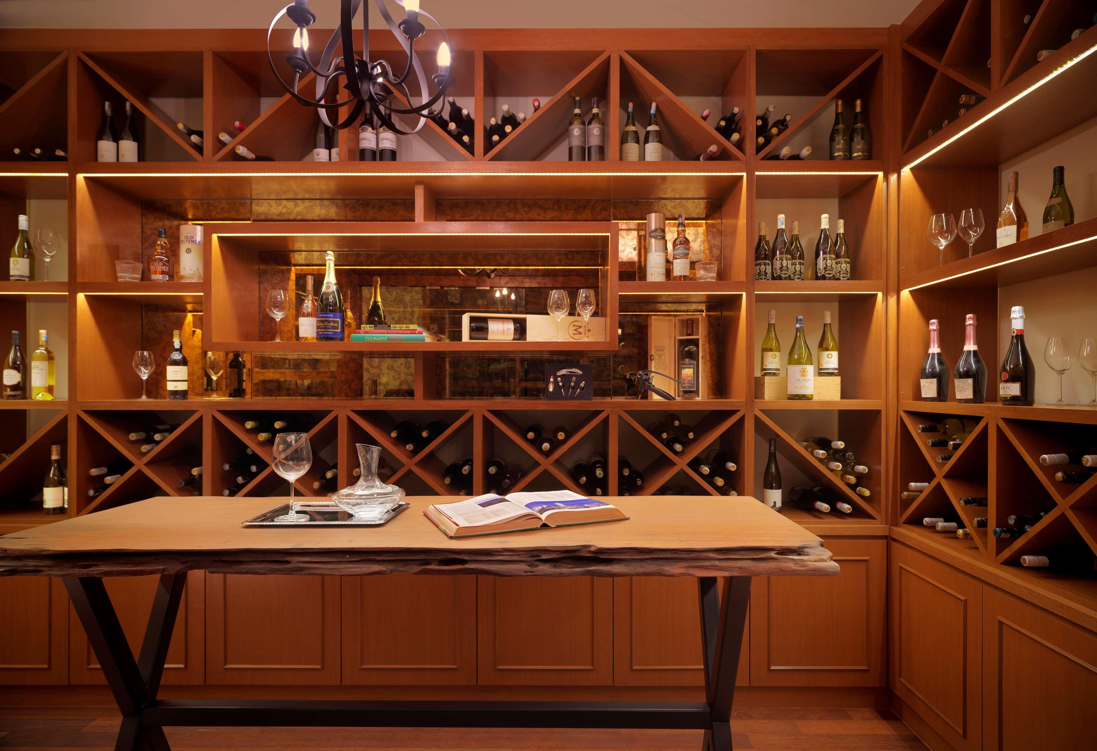 关丹凯悦酒店 外观 照片 Wine cellar