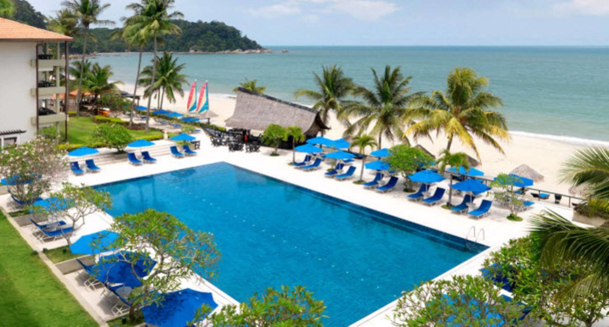 关丹凯悦酒店 外观 照片 The swimming pool at the resort